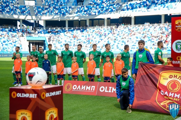#выводимигроковнаполе 