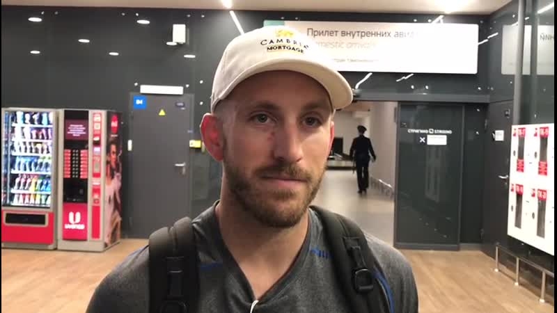 Центральный нападающий "Торпедо" Джордан Шрёдер поделился своими ожиданиями от игры в новой команде и эмоциями от встречи с "черепашкой-ниндзя" в нижегородском аэропорту. Также форвард передал привет болельщикам на идеальном русском языке.