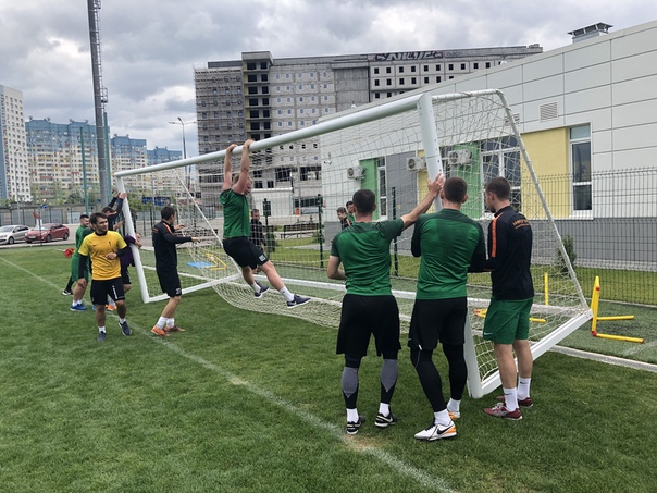 После окончания первой тренировки нового сезона 2019/20гг. комментарий пресс-службе клуба дал главный тренер "Оргхима" Рашид Камалетдинов. В интервью он рассказал о состоянии Дмитрия Голубева, когда начнёт тренироваться с основой Максим Серебряков и о том, соскучился ли по работе.
