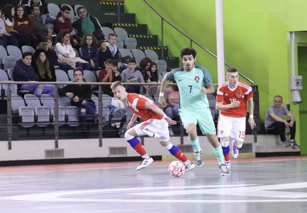 Молодёжная сборная России U21 сыграла вничью 1:1 со сверстниками из Португалии. Гол в составе нашей команды записали на игрока португальской команды. Футболист "Оргхима" Дмитрий Зайцев выходил на паркет под №2 во второй четвёрке вместе с Илько, Москалевым и Ситниковым.
