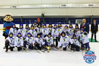 "ТОРПЕДО-2010" И "EMERALD ICE TEAM-2010" ВОШЛИ В ЧИСЛО ПРИЗЕРОВ ВСЕРОССИЙСКОГО ТУРНИРА ПО ХОККЕЮ "EMERALD CUP"