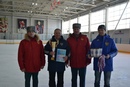19 февраля в ФОКе "Триумф" в Володарске состоялся традиционный турнир по мини-хоккею с мячом на Кубок Специализированной Пожарно-спасательной части 1, входящей в состав ФГКУ "Специальное управление ФПС 38 МЧС России". В соревнованиях приняли участие четыре команды, которые сыграли между собою по круговой системе. Борьба шла на каждом метре ледового пространства, большого преимущества не имела ни одна команда, никто не хотел уступать, в пылу борьбы порой доходило до рукопашных схваток. В итоге упорных соревнований Кубок завоевала команда ветеранов, которая почти полностью состояла из бывших игроков команды мастеров "Уран". На втором месте оказался прошлогодний победитель турнира - команда ФКП завода им.Я.М.Свердлова, в составе которой также были бывшие хоккеисты команды мастеров. На третьем и четвертом месте расположились соответственно сборные команды части 1 Дзержинска и частей Нижнего Новгорода. Поздравляем всех участников турнира и всех любителей хоккея с мячом с наступающим праздником 23 февраля!