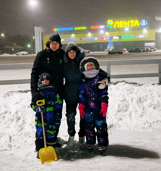 🌲 НОВОГОДНЕЕ ФОТО ОТ СЕМЬИ АЛЕКСАНДРА ТЕЛЕГИНА:
👉 На фото:..