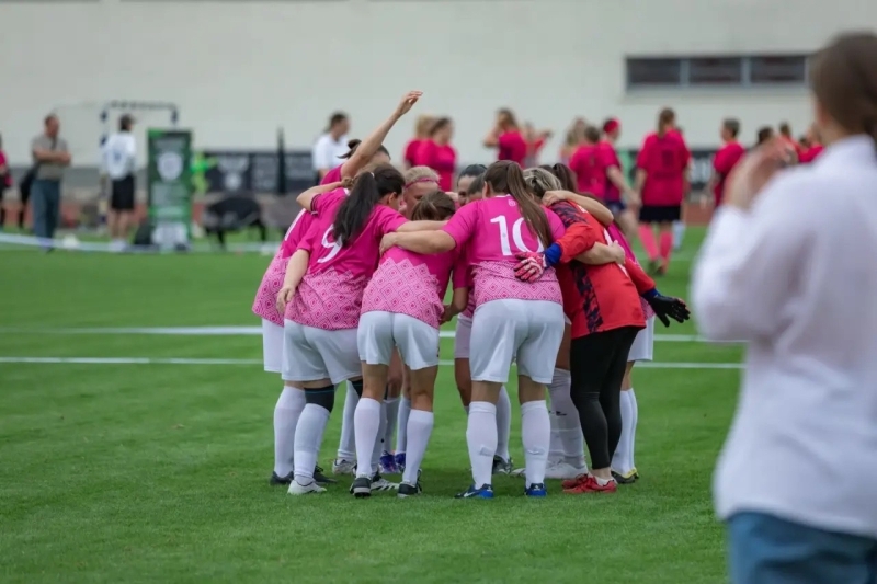 ⚽ Футбольный клуб «Нижний Новгород» на празднике женского..