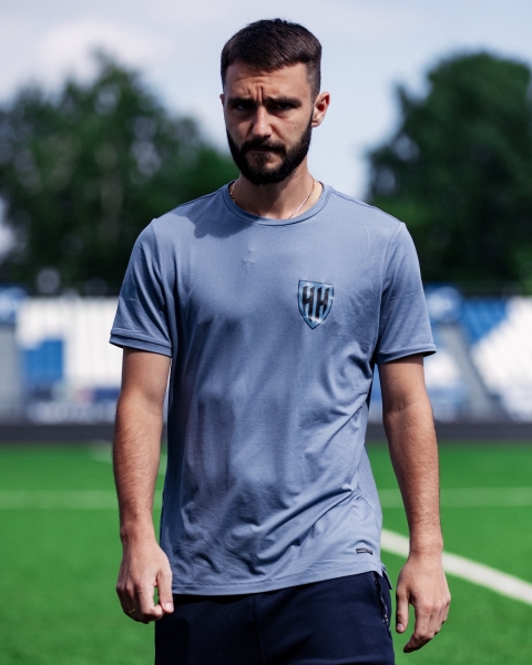 📸 Наблюдаем за первым выходом парней на поле..