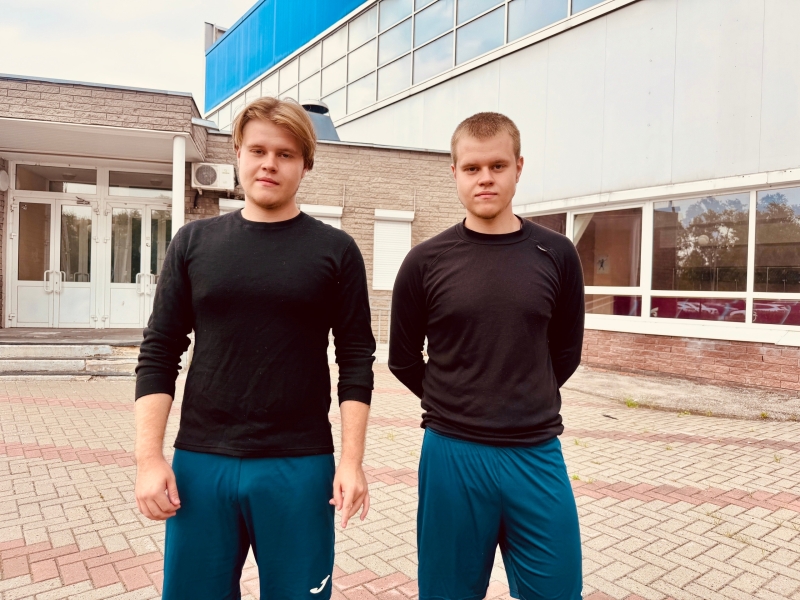«Старт» вышел на лёд после отпуска❣️
Наши спортсмены вовсю..