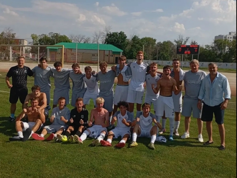 ⚽ "ФОРВАРД" ПРАЗДНУЕТ ПОБЕДУ В ЭНГЕЛЬСЕ! 

👉..