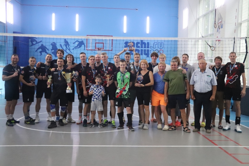 Память объединяет, спорт вдохновляет! 🏐
26 июля в спортивных..