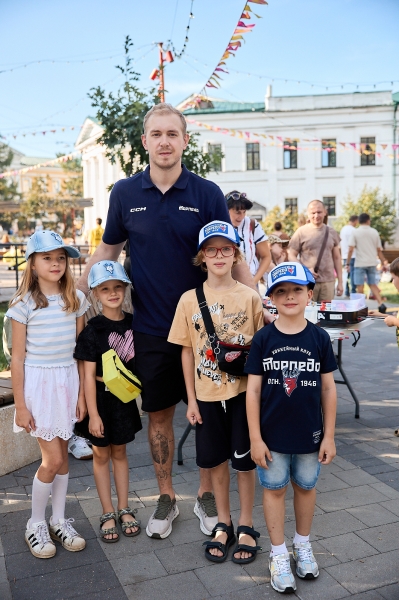 Вчера Михаил Воробьёв провёл вечер вместе с болельщиками на дне..