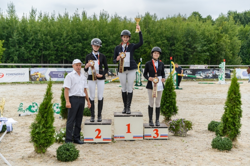 Кубок губернатора объединил сильнейших всадников России 🏆
На..