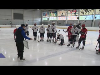 Репортаж с ледовой от ННТВ🏑 Хоккеисты нижегородского «Старта» в рамках завершения..